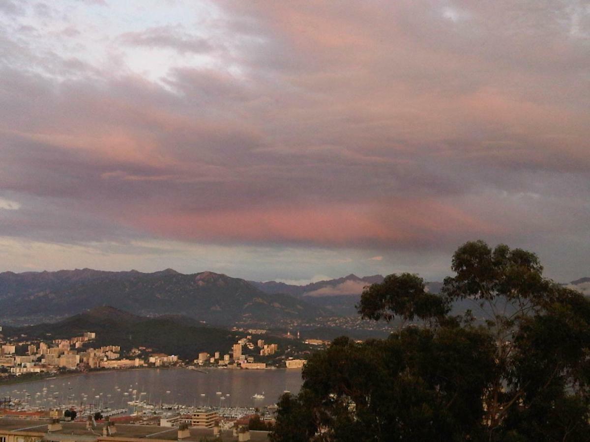 Appartement Lumineux Vue Panoramique Ajaccio  Exterior foto